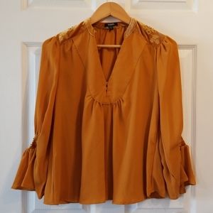 Xoxo Mustard blouse Sz S NWT